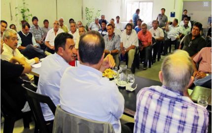 MUNICIPALES EXIGEN CONTINUAR LA NEGOCIACIÓN SALARIAL