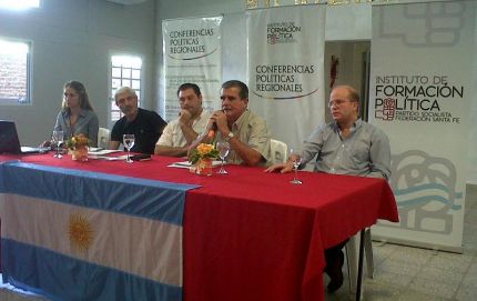 Se realizó en Vera la Cuarta Conferencia Política Regional: Economía y Desarrollo Sustentable