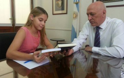 PIDIO UNA ENTREVISTA POR FACEBOOK Y SE LA CONCEDIÓ