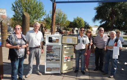 INAUGURACIÓN DE MINIBIBLIOTECA PÚBLICA