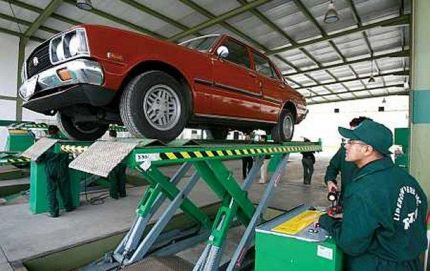 Al ritmo de la nafta, subió el precio de la revisión técnica