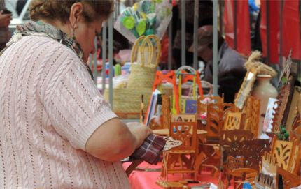 La palabra de artesanos y productores en la Feria de Emprendedores