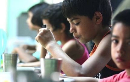 El presupuesto no cubre ni la mitad de la ración de comedor