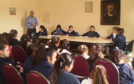 El PRESIDENTE DEL CONCEJO MUNICIPAL RECIBIÓ A ALUMNOS DE LA ESCUELA Nº 1056 SAN JUAN BAUTISTA