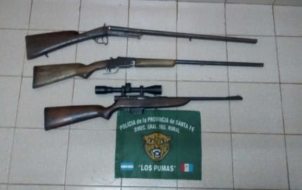 Personal de los Pumas, secuestran varias armas de fuego.