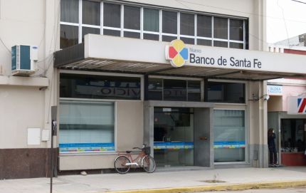 MALA ATENCION POR PARTE DE UN EMPLEADO DEL BANCO PROVINCIA DE LA CIUDAD DE VERA