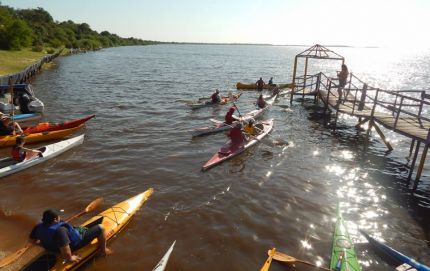 Exitosa travesía de canotaje en Laguna El Cristal