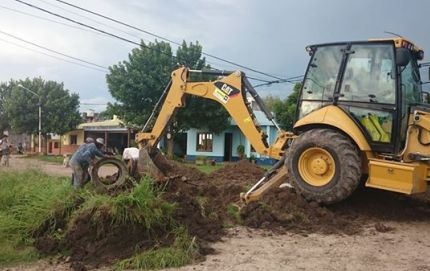 SE REALIZAN TRABAJOS DE REENTUBADO DE ALCANTARILLAS