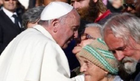 El Papa Francisco creará peluquerías gratuitas para indigentes 