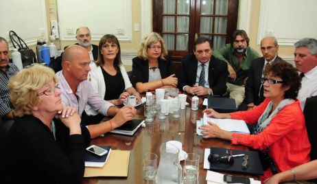 Críticas y expectativas entre los docentes por la oferta salarial
