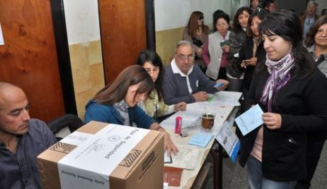 Convocarán a docentes para las elecciones generales