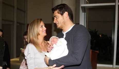 Guillermo Andino y Carolina Prat presentaron a su hijo Ramón