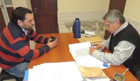  Se firmó convenio para la provisión de agua potable en Fortín Charrúa