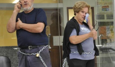 Tras los procesamientos judiciales, atentaron contra un local de los padres de Paula Perassi