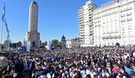 20 mil niños y niñas de toda la provincia prometieron lealtad a la Bandera