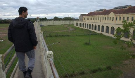 Dos sicarios asesinaron a tiros a un convicto a metros del ingreso a la cárcel de Coronda