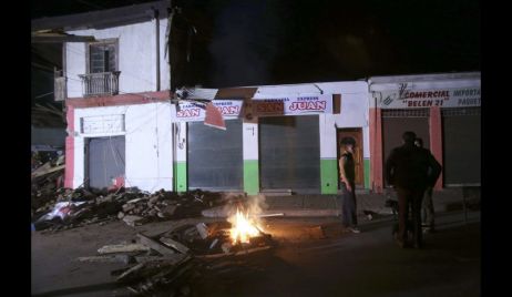 Son 8 los muertos por el sismo y se levantó el alerta de tsunami