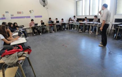 CHARLA CON ALUMNOS DE NIVEL MEDIO