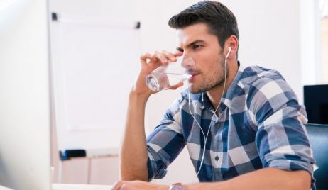 La ecuación matemática para saber cuánta agua hay que tomar