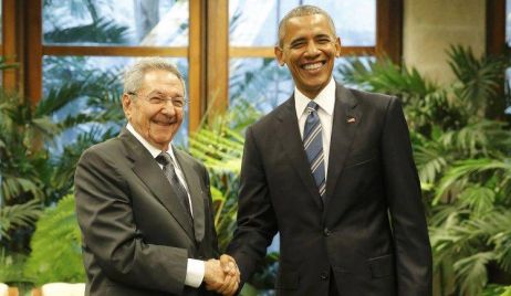 Barack Obama se reúne con Raúl Castro