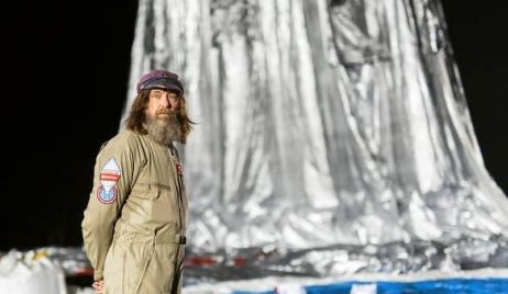 El aventurero que da la vuelta al mundo en globo cruzó la Argentina