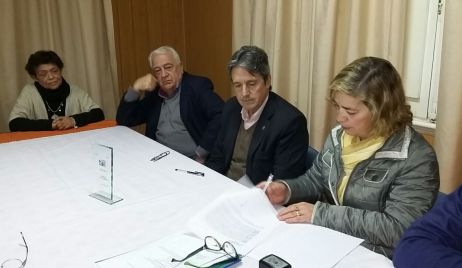GARIBAY  SE REUNIÓ CON PRESIDENTES COMUNALES E INTENDENTES DEL DEPARTAMENTO VERA