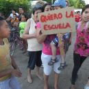 Villa Ana se movilizó para pedir por el edificio de la Escuela Media