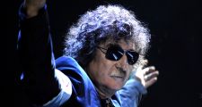 Charly fue dado de alta , ya está en su casa
