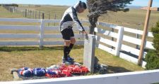 Corrió en Malvinas en homenaje a los caídos y ahora promueve un mensaje de paz