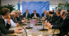 El Gobierno actualizó el salario mínimo a $10.000 y quedará por debajo de la Canasta Básica