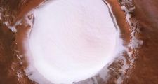 El impresionante cráter de hielo perpetuo de Marte