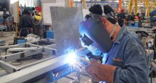 INDEC: la actividad industrial cayó 6,9% en junio y la construcción se desplomó 11,8%