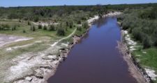 Encontraron el cuerpo sin vida de una joven mujer a orillas del Arroyo El Toba