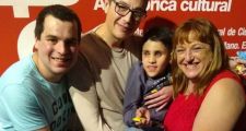 El emotivo video de Aaron, el chico rosarino ciego de nacimiento que empieza ver
