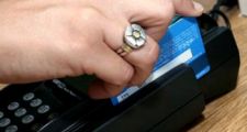Anuncian reintegros del 15 % en compras a jubilados y beneficiarios de AUH