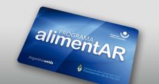 Quienes aún no recibieron la Tarjeta Alimentar recibirán el dinero por medio de la AUH