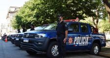 Programa Integral de Seguridad Policial: entregaron cuatro camionetas a la Dirección General de Bomberos, una para los bomberos de Vera.