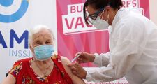 El lunes comenzará la vacunación en los geriátricos a los adultos mayores