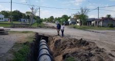 Trabajos de desagües sobre calle Roque Sáenz Peña