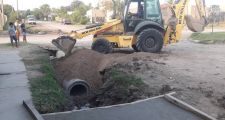Trabajos de desagües sobre calle Roque Sáenz Peña