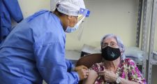 SE VACUNARON 2.566 PERSONAS MAYORES DE 90 AÑOS DE LA PROVINCIA