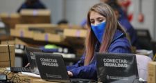 Relanzan el programa Conectar Igualdad y entregan netbooks a estudiantes