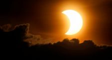A qué hora se puede ver el eclipse de Sol en la Argentina