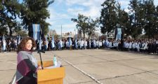 MAS DE 300 ALUMNOS PROMETIERON LEALTAD A LA BANDERA