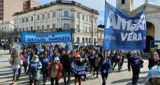 Masiva marcha docente frente a Casa de Gobierno