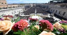 El Papa: Cristo ha resucitado. Jesús, el Viviente está con nosotros para siempre