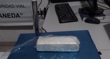 Viajaban con cocaína y quedaron detenidos