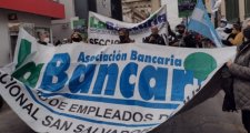 Bancarios acordaron paritaria del 75% y un salario inicial de $420.000