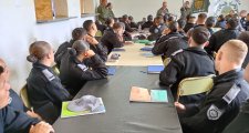 Jornada sobre  exhibición de armas de fuego, cartuchería anti tumulto, y equipos tácticos empleados por la policía de la provincia