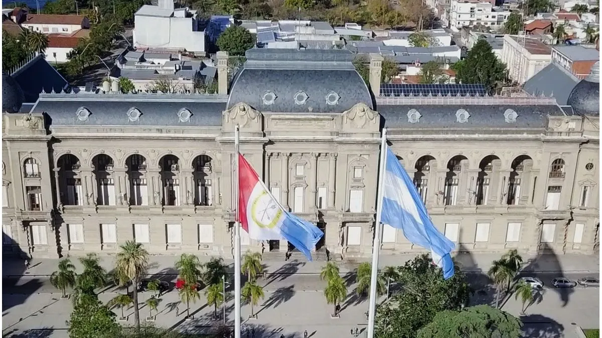 Pullaro dejó sin efecto más de 180 pases a planta